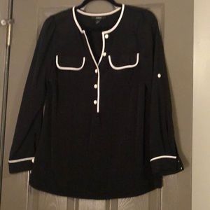 Alfani black and white blouse